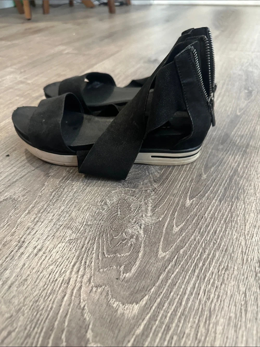 Eileen Fisher Black suede Wrap Sandal - size 7